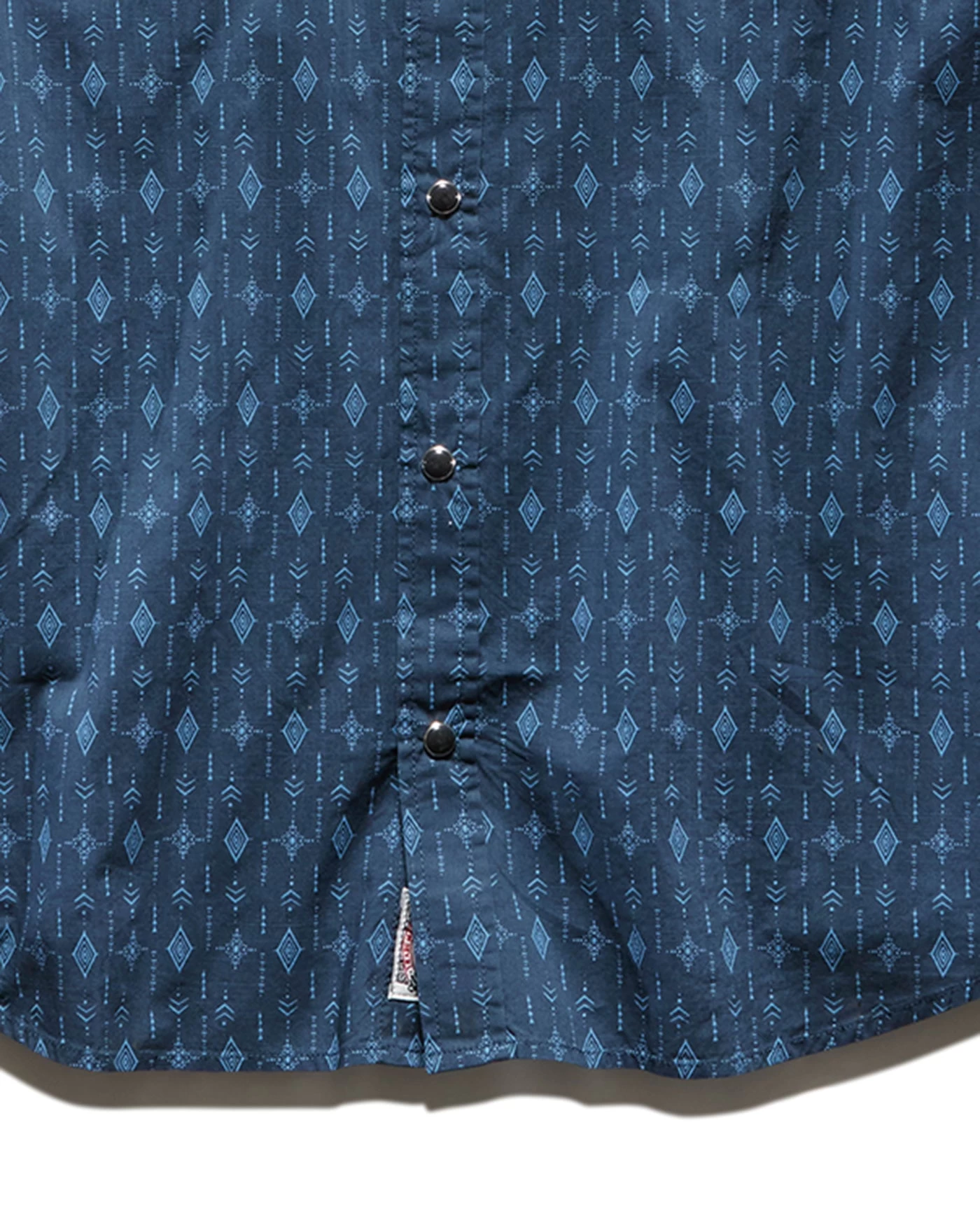 SCOTTSDALE SOUTHWESTERN GEO PRINT SHIRT (FINAL SALE) 6 SCOTTSDALE SOUTHWESTERN GEO PRINT SHIRT (FINAL SALE) - Image 4