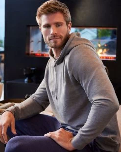 MADEFLEX VICTORY HOODIE -Style Vibe Shop Shot 27 0036