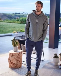 MADEFLEX VICTORY HOODIE -Style Vibe Shop Shot 27 0104